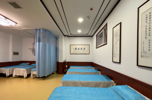 太原登贵堂医疗管理万柏林迎泽西大街中医门诊部 依托总公司授权，规范开展经营活动